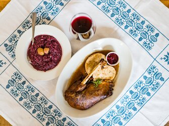 Traditioneller Gansl-Braten | © Burgenland Tourismus GmbH / Birgit Machtinger