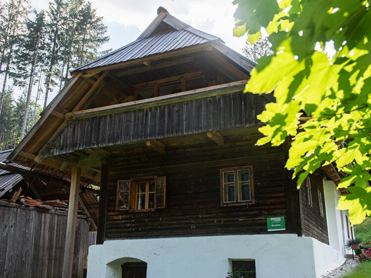 Almhütte von außen | © Carletto Photography / Urlaub am Bauernhof Kärnten