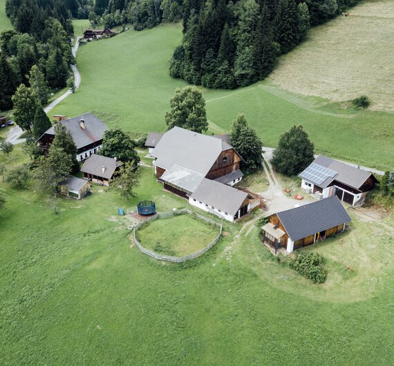 Hof von oben | © Urlaub am Bauernhof Kärnten/ Daniel Gollner