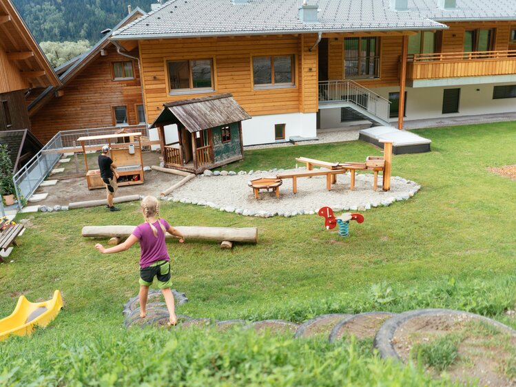 Kinder am Spielplatz | © Urlaub am Bauernhof Kärnten / Daniel Gollner