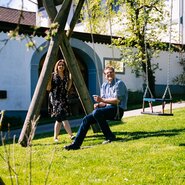 Regina und Thomas vom Biohof Stadler in Oberkappel, Mühlviertel | © Urlaub am Bauernhof Oberösterreich / Daniel Gollner