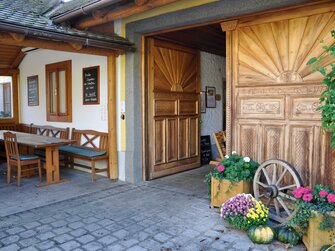 Eingang des Radlerbauernhofs Moser in Mitterkirchen, Mühlviertel | © Urlaub am Bauernhof Oberösterreich / Harald Puchegger