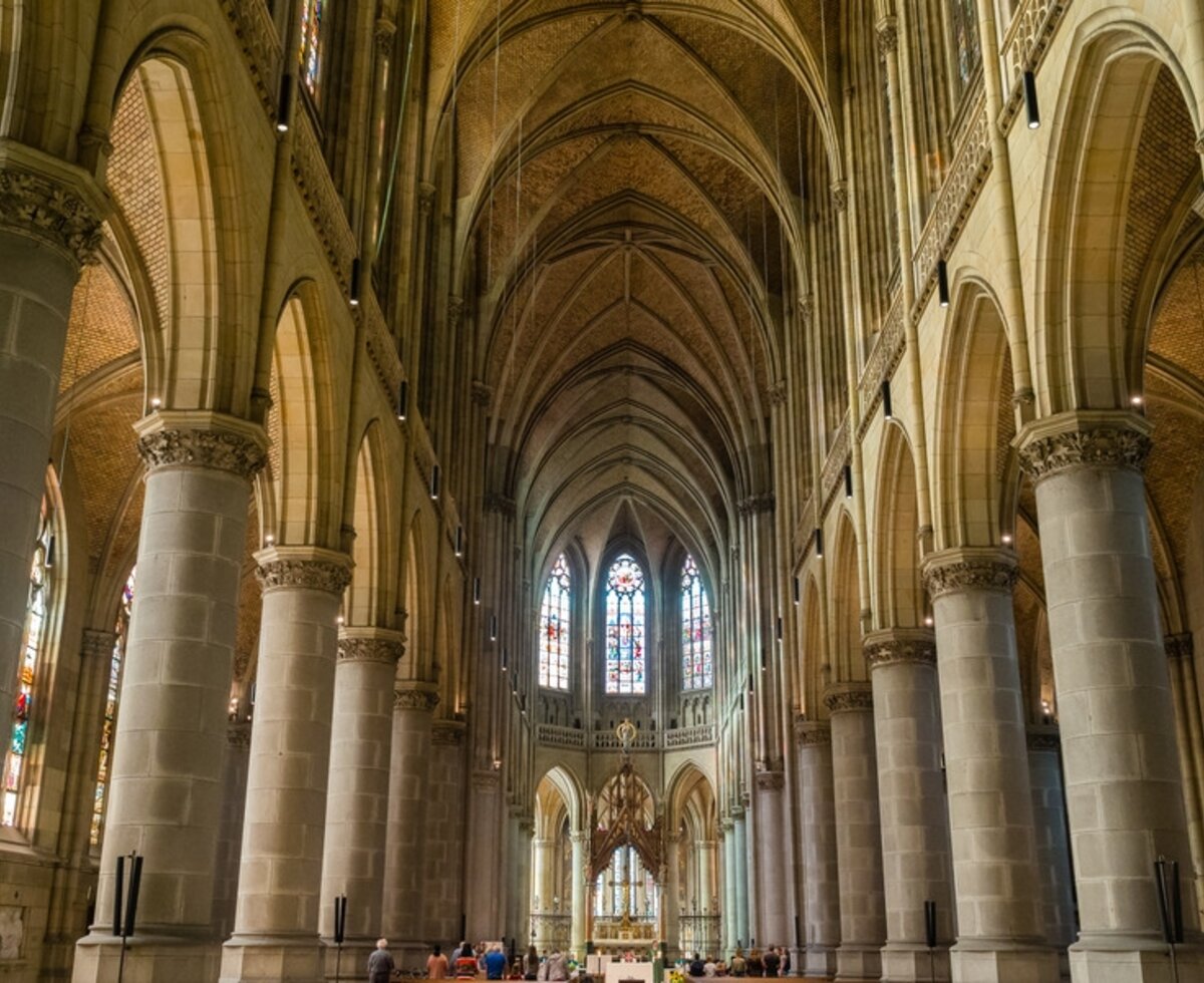 Innenaufnahme des Mariendoms Linz | © Linz Tourismus / Laurène Philippot Innenaufnahme des Mariendoms Linz, Zentralraum | © Linz Tourismus / Laurène Philippot