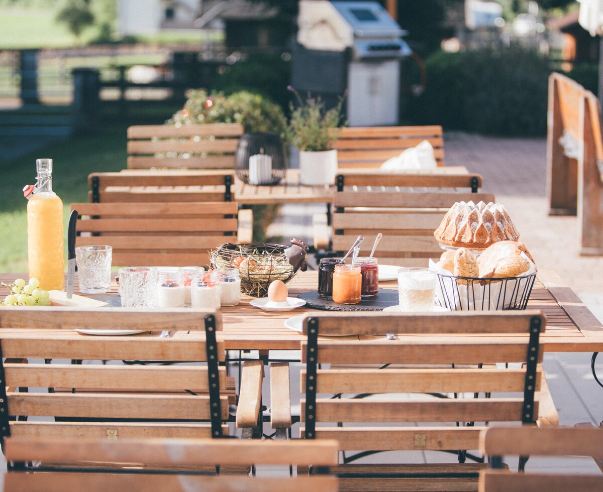 Fruehstueckstisch auf Terrasse | © Urlaub am Bauernhof / Daniel Gollner