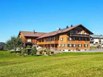 Dornerhof Aussenansicht Sommer | © Urlaub am Bauernhof Österreich / Dorner