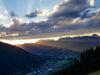 Sonnenuntergang am Berg mit Blick aufs Ortnergut | © Urlaub am Bauernhof / Gerhard Liebenberger 