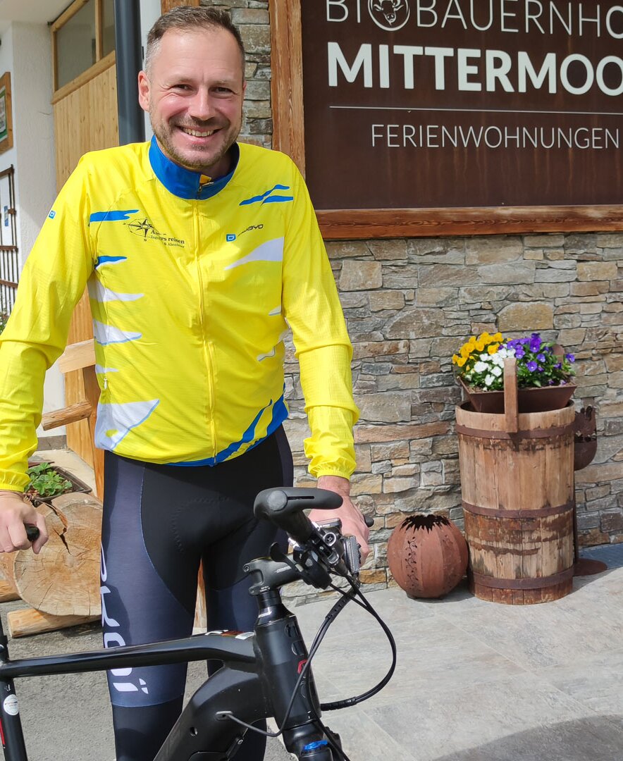 Blogger Gerhard Liebenberger beim Radfahren am Bauernhof Mittermoos | © Urlaub am Bauernhof / Gerhard Liebenberger 