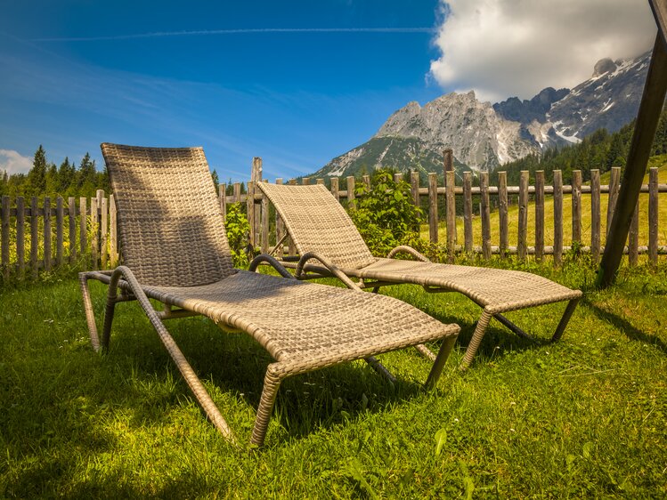 Liegestühle im Garten, Elmaugut Ferienhaus, Mühlbach am Hochkönig, Salzburger Land | © Urlaub am Bauernhof Salzburger Land / Bernd Suppan