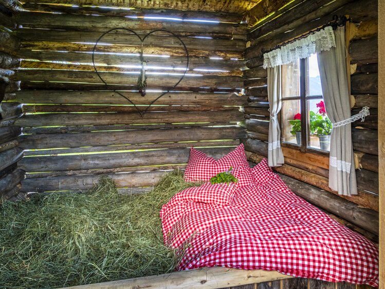 Schlafen im Heu am Pointleitnhof in St. Veit im Pongau | © Urlaub am Bauernhof im SalzburgerLand / Bernd Suppan