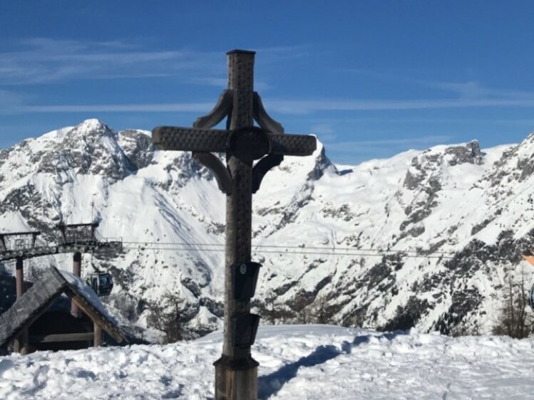 Gipfelkreuz im Winter, Salzburger Land | © Urlaub am Bauernhof Salzburger Land / Christina Eßl