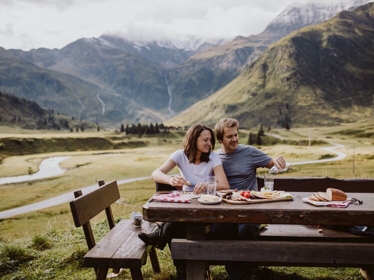 Gemeinsame Paarzeit auf der Alm, SalzburgerLand | © Salzburger Land Tourismus / Patrick Langwallner