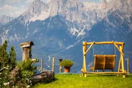 Schaukel Ederhütte, Bergpanorama, Ausblick, Maria Alm, Hochkönig, Salzburger Land | © Urlaub am Bauernhof / Bernd Suppan