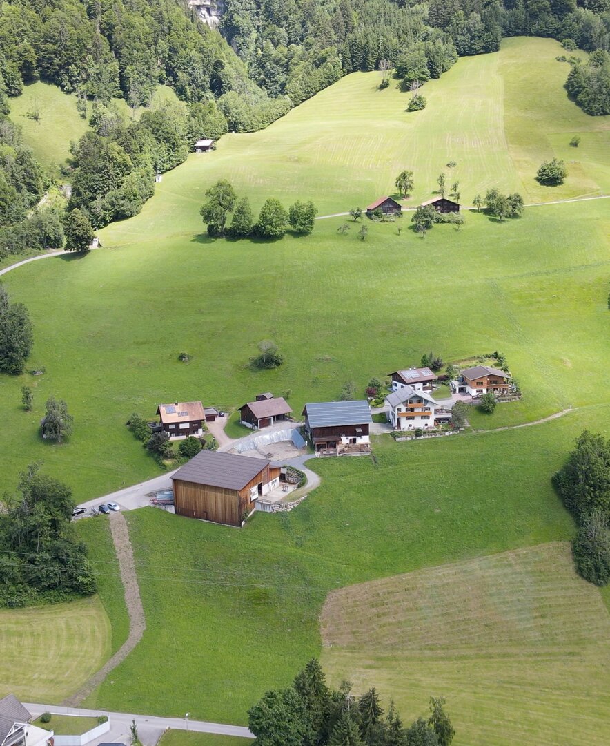 Das Hofgelände mit allen Gebäuden von oben | © Urlaub am Bauernhof | Daniel Gollner 