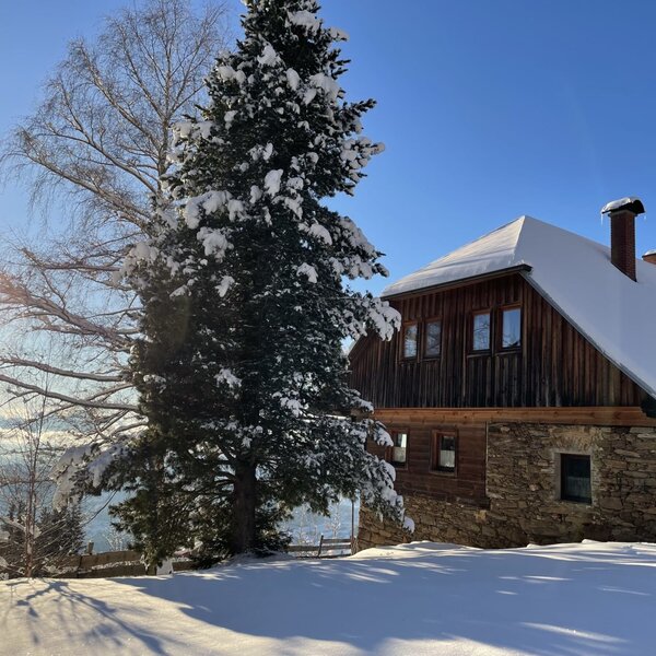 Haus im Winter Haus im Winter