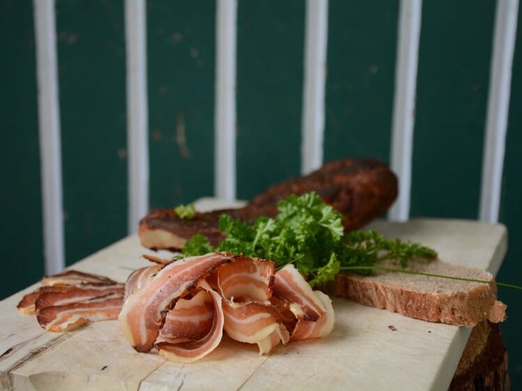 Hauseigener Schweinespeck | © Urlaub am Bauernhof Oberösterreich / Buchegger