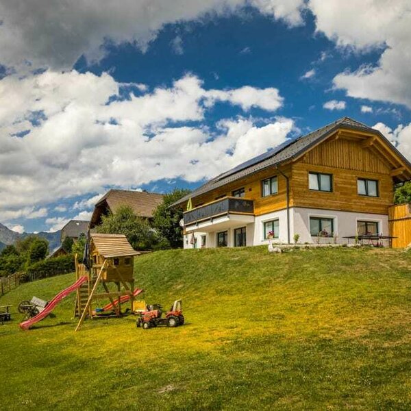 Ferienhaus mit Spielplatz