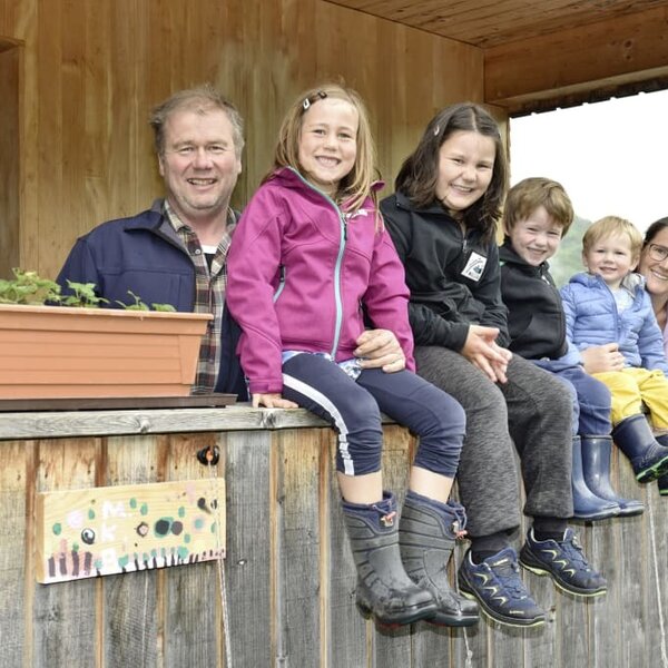 Wir sind die Familie Bertsch, vom Bauernhof Bertsch in Mellau.